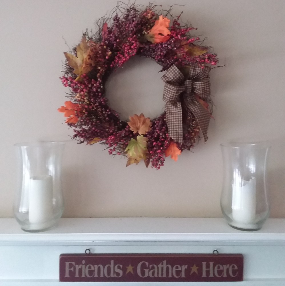 20" Wreath Different Colors of Burgundy/Plum Berries and Homespun Bow - Picture 1 of 9